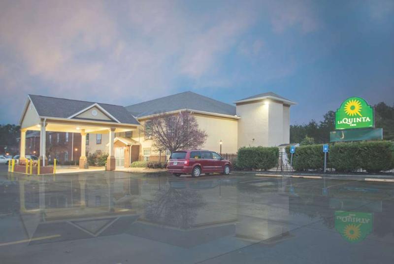 La Quinta Inn By Wyndham Calhoun South I-75 Экстерьер фото