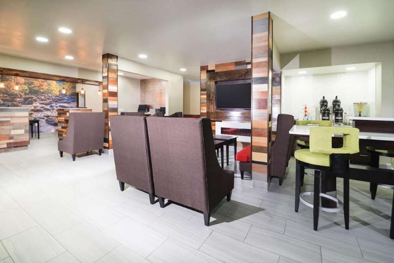 La Quinta Inn By Wyndham Calhoun South I-75 Экстерьер фото