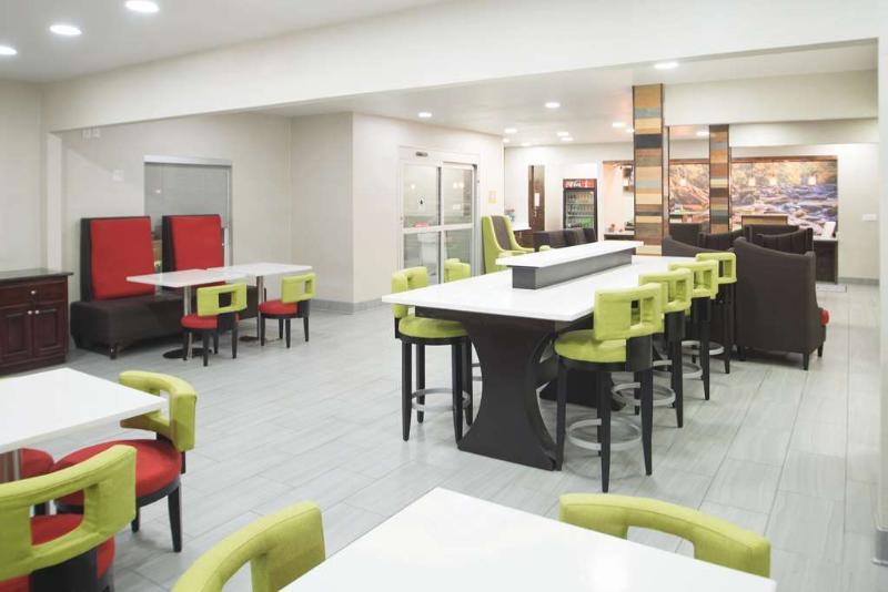 La Quinta Inn By Wyndham Calhoun South I-75 Экстерьер фото